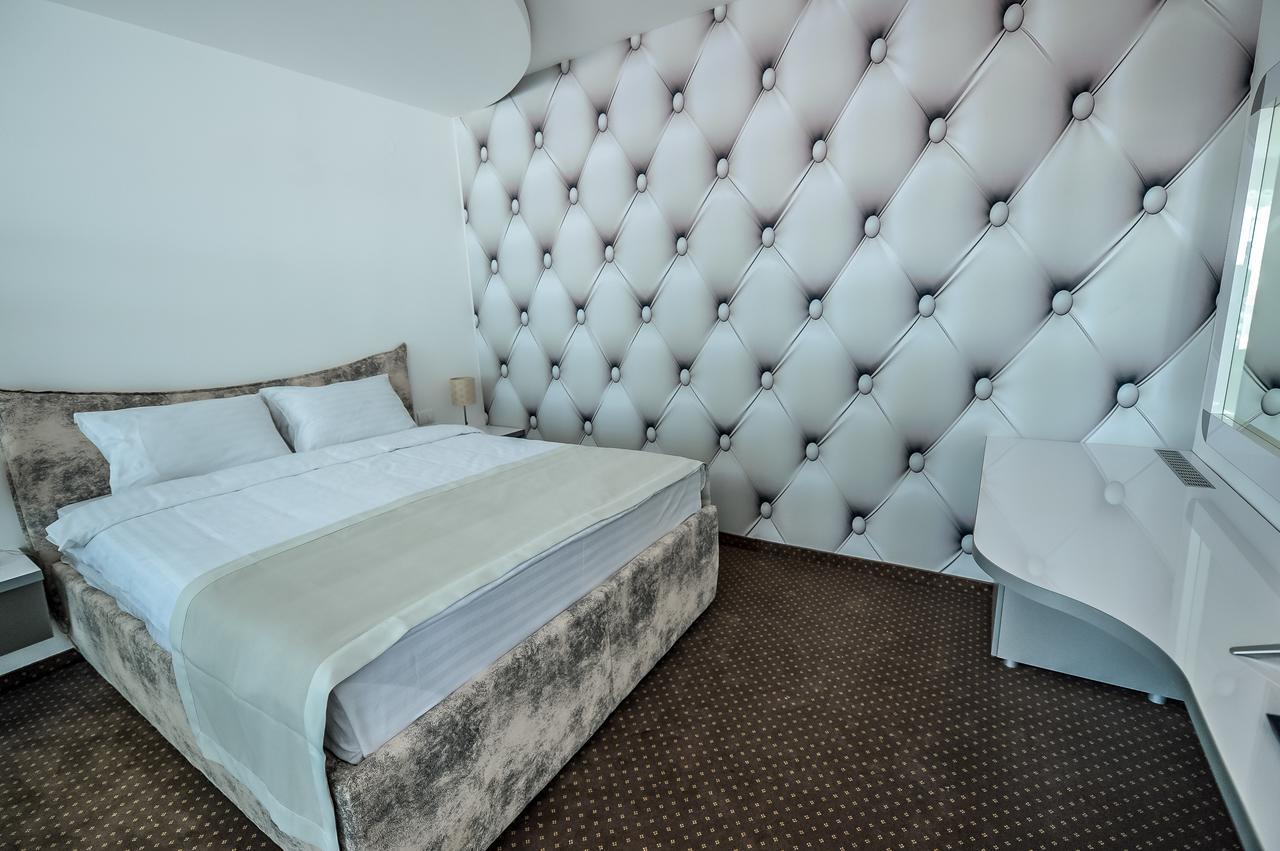 Garni Hotel Hollywoodland Wellness & Aquapark Belgrade Exterior photo