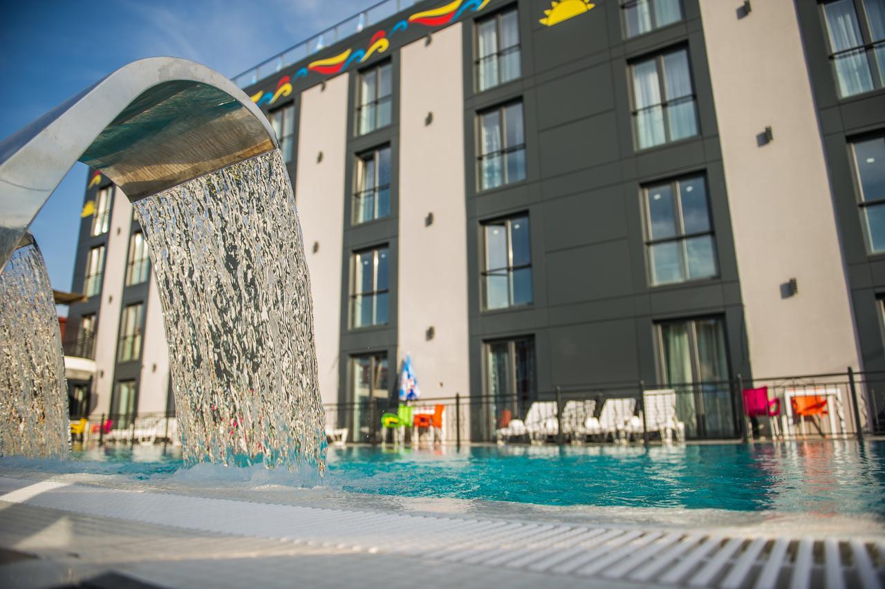 Garni Hotel Hollywoodland Wellness & Aquapark Belgrade Exterior photo