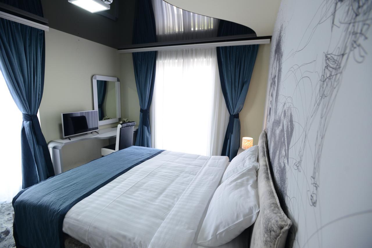 Garni Hotel Hollywoodland Wellness & Aquapark Belgrade Exterior photo